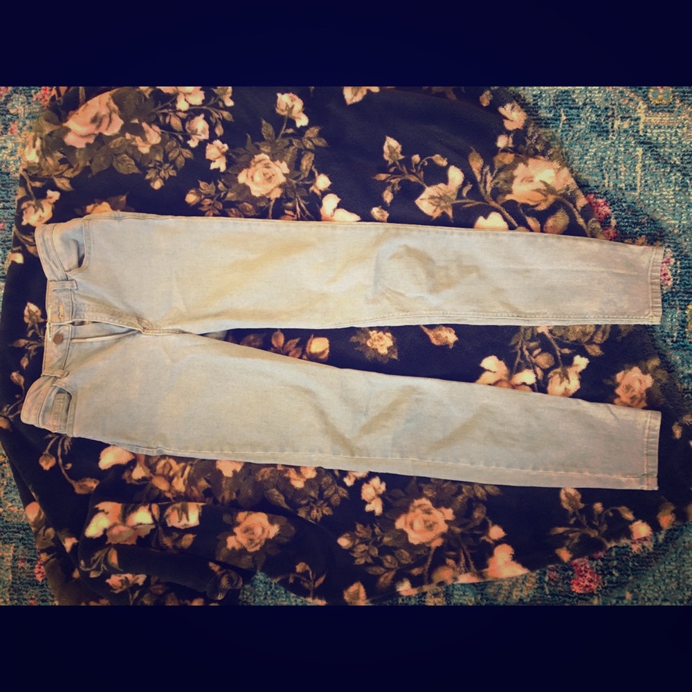 Lightwash American apparel denim